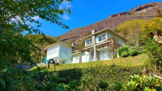 Casa de Condomínio com 3 Quartos à venda, 300m² no Samambaia, Petrópolis