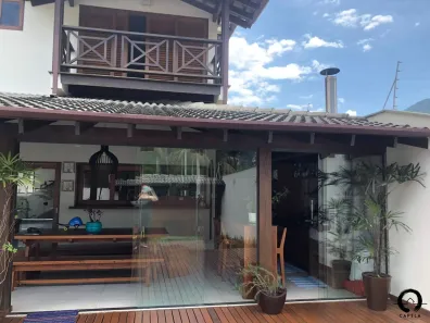Casa com 3 Quartos à venda, 270m² no Perequê, Ilhabela