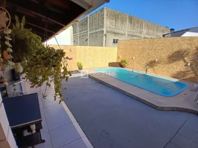 Casa com 3 Quartos à venda, 90m² no Forquilhas, São José