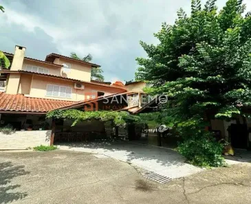 Casa com 5 Quartos à venda, 235m² no Trindade, Florianópolis
