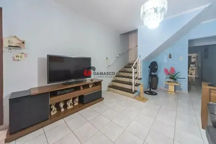 Sobrado com 2 Quartos à venda, 140m² no Vila Scarpelli, Santo André