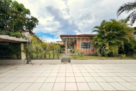 Casa com 4 Quartos à venda, 242m² no Estância Balneária Maria Helena Novaes, Peruíbe