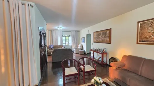 Casa com 5 Quartos para alugar, 325m² no Centro, Piracicaba