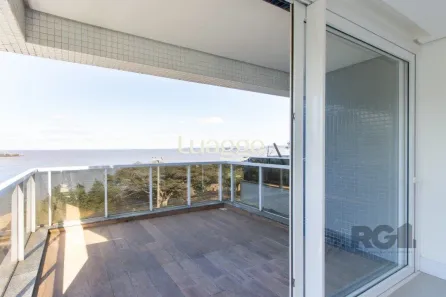 Apartamento com 3 Quartos para alugar, 172m² no Vila Assunção, Porto Alegre