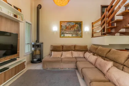 Casa com 4 Quartos para alugar, 380m² no Ganchinho, Curitiba