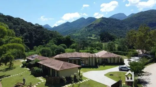 Casa de Condomínio com 4 Quartos à venda, 570m² no Itaipava, Petrópolis