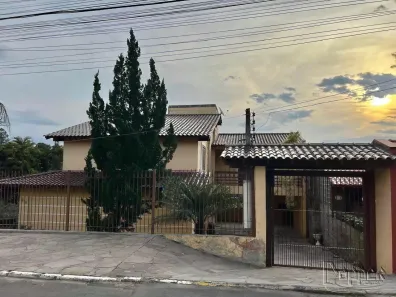 Casa com 2 Quartos à venda, 226m² no Vila Nova, Novo Hamburgo