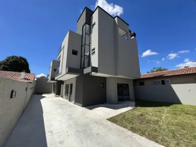 Sobrado com 3 Quartos à venda, 141m² no Novo Mundo, Curitiba
