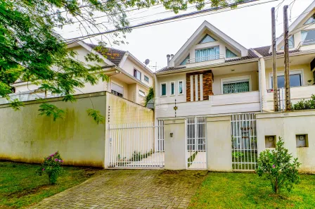 Sobrado com 3 Quartos à venda, 221m² no Jardim Social, Curitiba