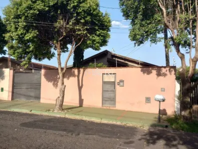 Casa com 2 Quartos à venda, 190m² no Parque Laranjeiras, Araraquara