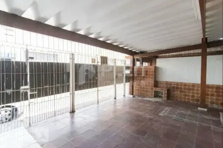 Casa com 3 Quartos para alugar, 200m² no Vila Vitório Mazzei, São Paulo