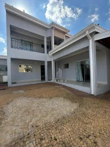 Sobrado com 3 Quartos à venda, 192m² no Parque Novo Mundo, Americana