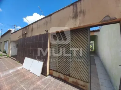 Casa com 3 Quartos para alugar, 140m² no Lourdes, Uberlândia