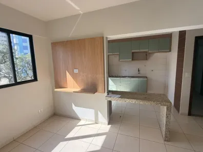 Apartamento com 2 Quartos para alugar, 60m² no Zona 07, Maringá
