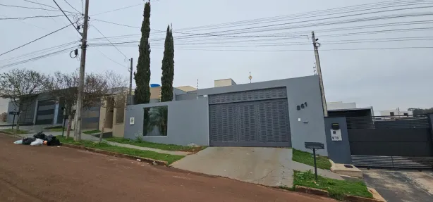 Casa com 3 Quartos à venda, 276m² no Jardim Ipanema, Campo Mourão