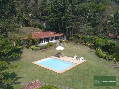 Casa com 5 Quartos à venda, 230m² no Carangola, Petrópolis