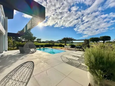 Casa de Condomínio com 4 Quartos à venda, 231m² no XANGRI-LÁ, Xangri-lá