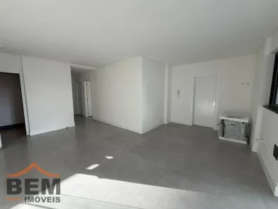 Apartamento com 3 Quartos para alugar, 123m² no Meia Praia, Itapema