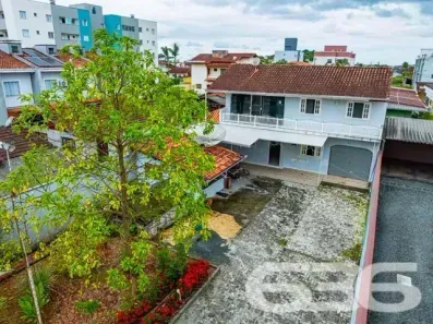 Sobrado com 3 Quartos à venda, 130m² no Aventureiro, Joinville