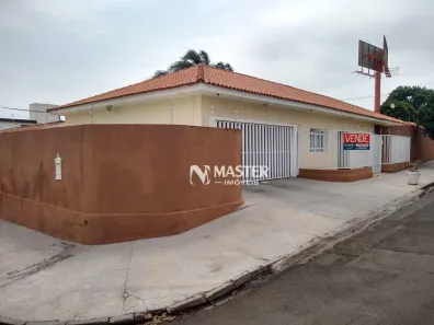 Casa com 3 Quartos à venda, 307m² no Jardim Jequitibá, Marília