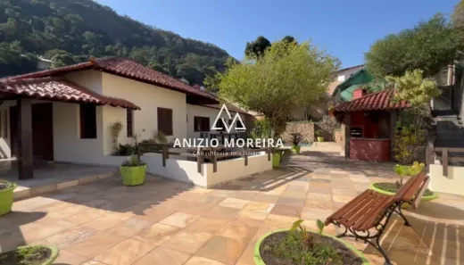 Casa com 4 Quartos à venda, 395m² no São Francisco, Niterói