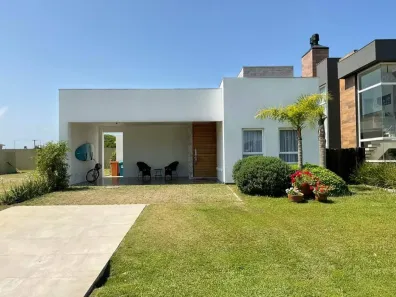 Casa de Condomínio com 4 Quartos à venda, 160m² no XANGRI-LÁ, Xangri-lá