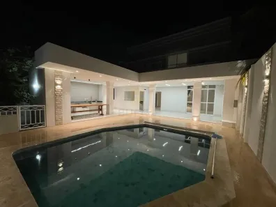 Sobrado com 4 Quartos à venda, 424m² no Condomínio Florais Cuiabá Residencial, Cuiabá