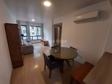 Apartamento com 2 Quartos para alugar, 67m² no Passo da Areia, Porto Alegre