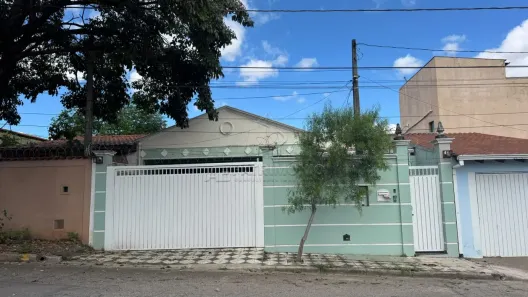 Casa com 2 Quartos à venda, 220m² no Jardim Maria do Carmo, Sorocaba
