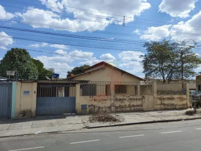 Casa com 3 Quartos à venda, 176m² no Vila Santa Efigênia, Goiânia