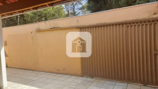 Casa com 3 Quartos à venda, 155m² no Jardim Patrícia, Uberlândia