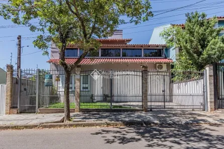 Sobrado com 3 Quartos à venda, 220m² no Parque da Matriz, Cachoeirinha