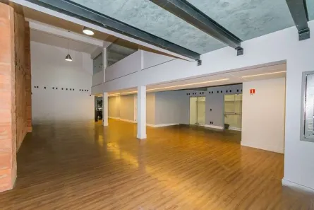 Prédio Comercial para alugar, 700m² no São João, Porto Alegre