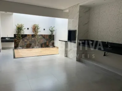 Casa com 3 Quartos à venda, 200m² no Laranjeiras, Uberlândia