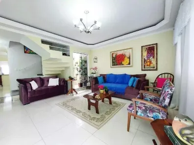Sobrado com 3 Quartos à venda, 224m² no Parque Jaçatuba, Santo André