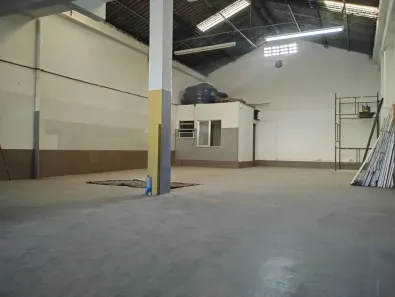Galpão/Depósito/Armazém para alugar, 350m² no Ramos, Rio de Janeiro