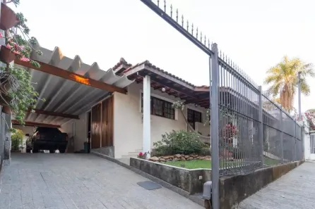 Casa com 3 Quartos à venda, 239m² no Parque Continental, São Paulo