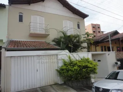 Casa com 5 Quartos à venda, 250m² no Jardim Centenário, Poços de Caldas