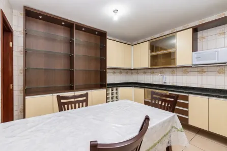 Sobrado com 5 Quartos à venda, 236m² no Alto Boqueirão, Curitiba