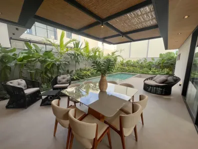 Sobrado com 4 Quartos à venda, 436m² no Nova Uberlândia, Uberlândia
