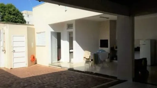 Casa com 3 Quartos à venda, 180m² no Nova Uberlândia, Uberlândia