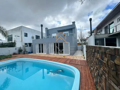 Casa de Condomínio com 3 Quartos para alugar, 240m² no Laranjal, Pelotas