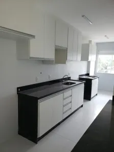 Apartamento com 2 Quartos para alugar, 75m² no Granja dos Cavaleiros, Macaé