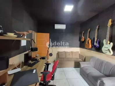 Casa com 4 Quartos à venda, 309m² no Granada, Uberlândia