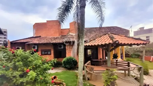 Casa com 4 Quartos à venda, 250m² no Itacolomi, Balneário Piçarras