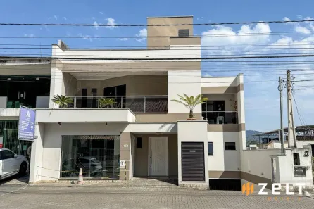 Casa com 3 Quartos à venda, 613m² no Salto Weissbach, Blumenau
