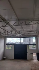 Galpão/Depósito/Armazém para alugar, 335m² no Novo Mundo, Uberlândia