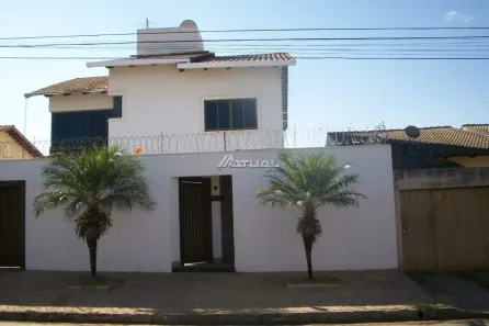 Sobrado com 4 Quartos à venda, 294m² no Jardim Atlântico, Goiânia