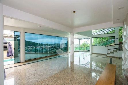 Casa de Condomínio com 3 Quartos à venda, 300m² no Piratininga, Niterói