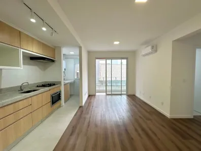 Apartamento com 2 Quartos para alugar, 67m² no Centro, Florianópolis